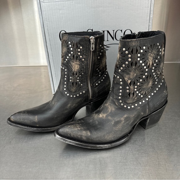 Old Gringo Reeve laser cut studded boots in burnished black leather. New in box! - Picture 5 of 10